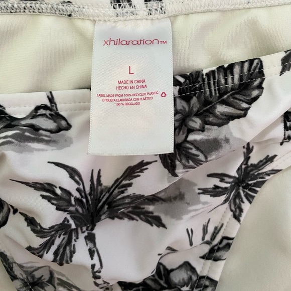 Xhileration Bikini - Picture 2 of 5